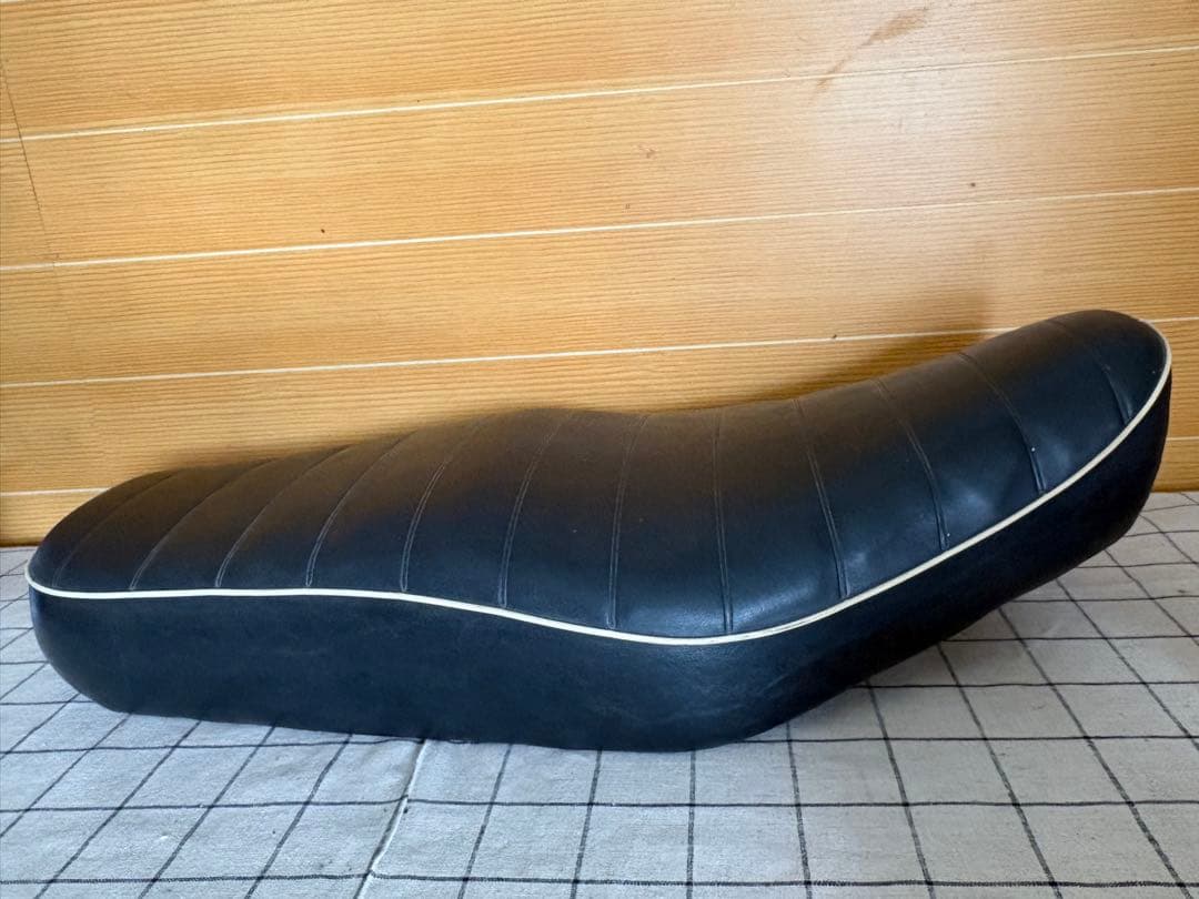 W650 純正シート
