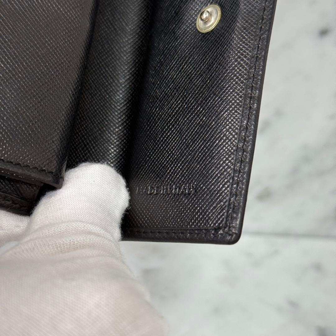 PRADA プラダ 三つ折財布 ブラック 黒 サフィアーノ トライアングル