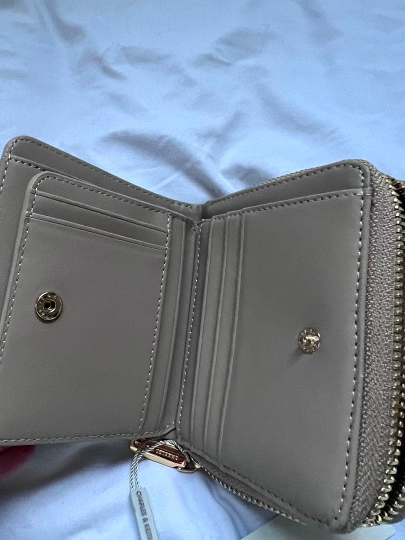 CHARLES&KEITH 折り財布 紙袋付き