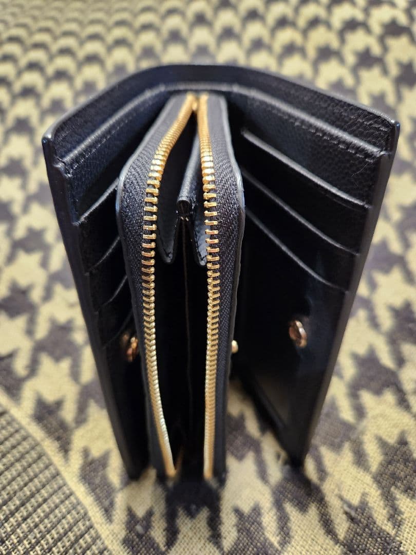 LV　ノベルティ　ブラックレザー二つ折り財布