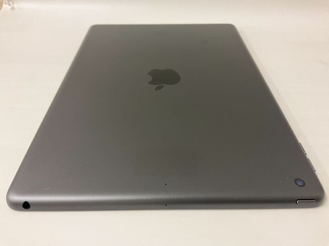 iPad 第8世代 32GB Wifiモデル　スペースグレイ