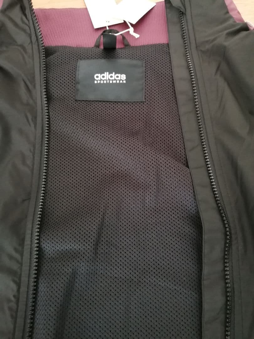 ★新品アディダス　ウーブンジャケット Lサイズ