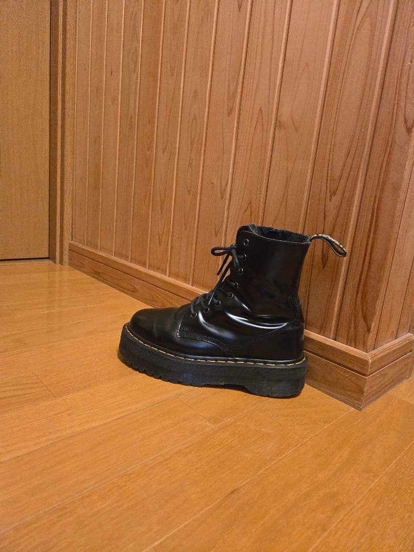 Dr. Martens 8ホールブーツ 厚底 ブラック
