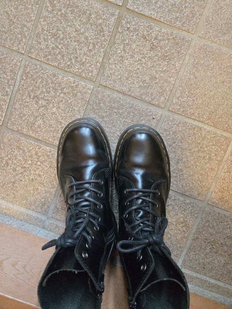 Dr. Martens 8ホールブーツ 厚底 ブラック