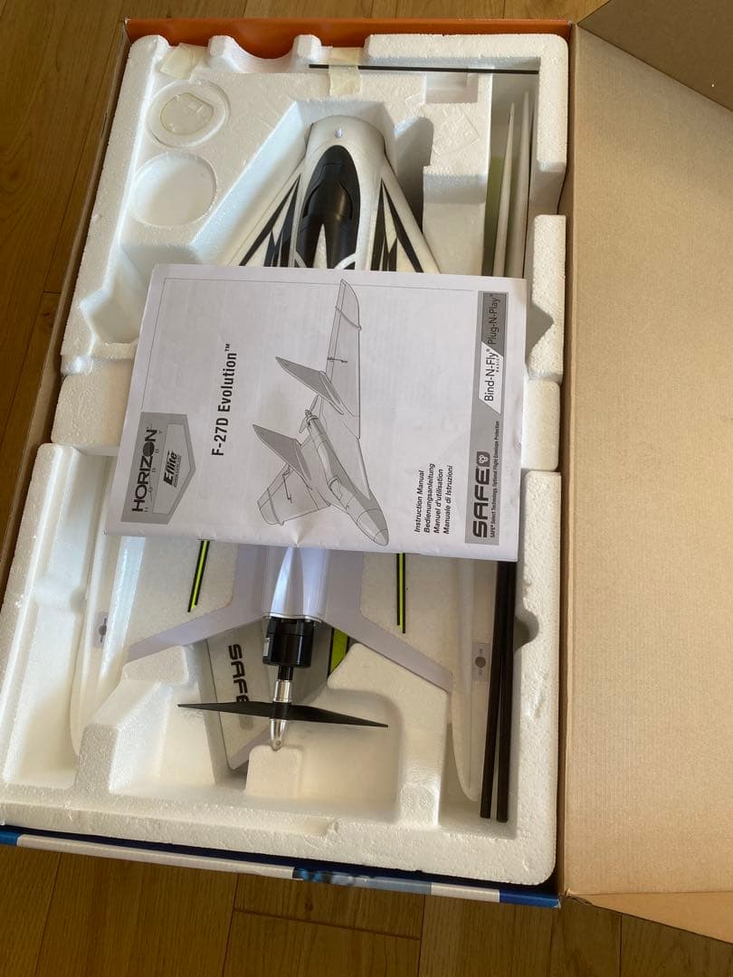 Horizon F-27 Evolution 飛行機ラジコン