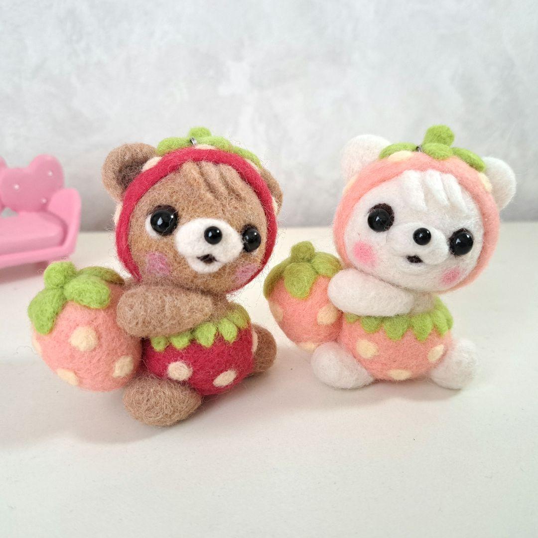 マリーちゃん☆イチゴくまちゃんのストラップ2点　羊毛フェルト