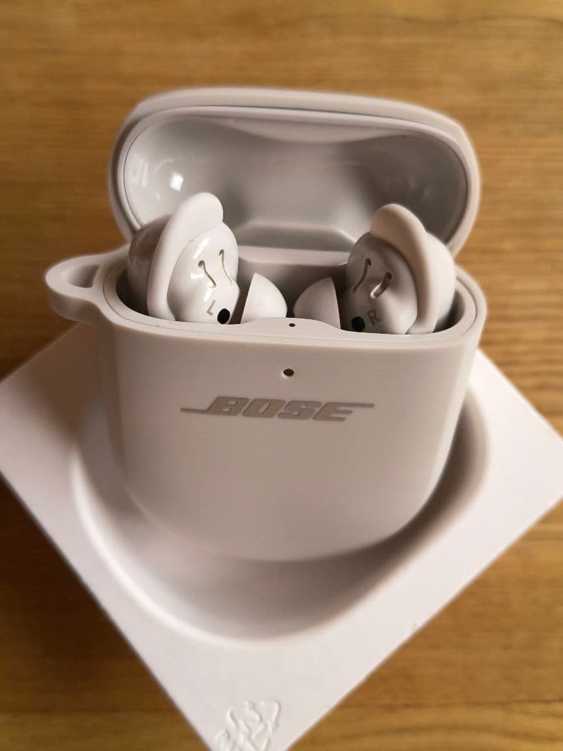 純正シリコンケース付 Bose QuietComfort Ultra イヤホン