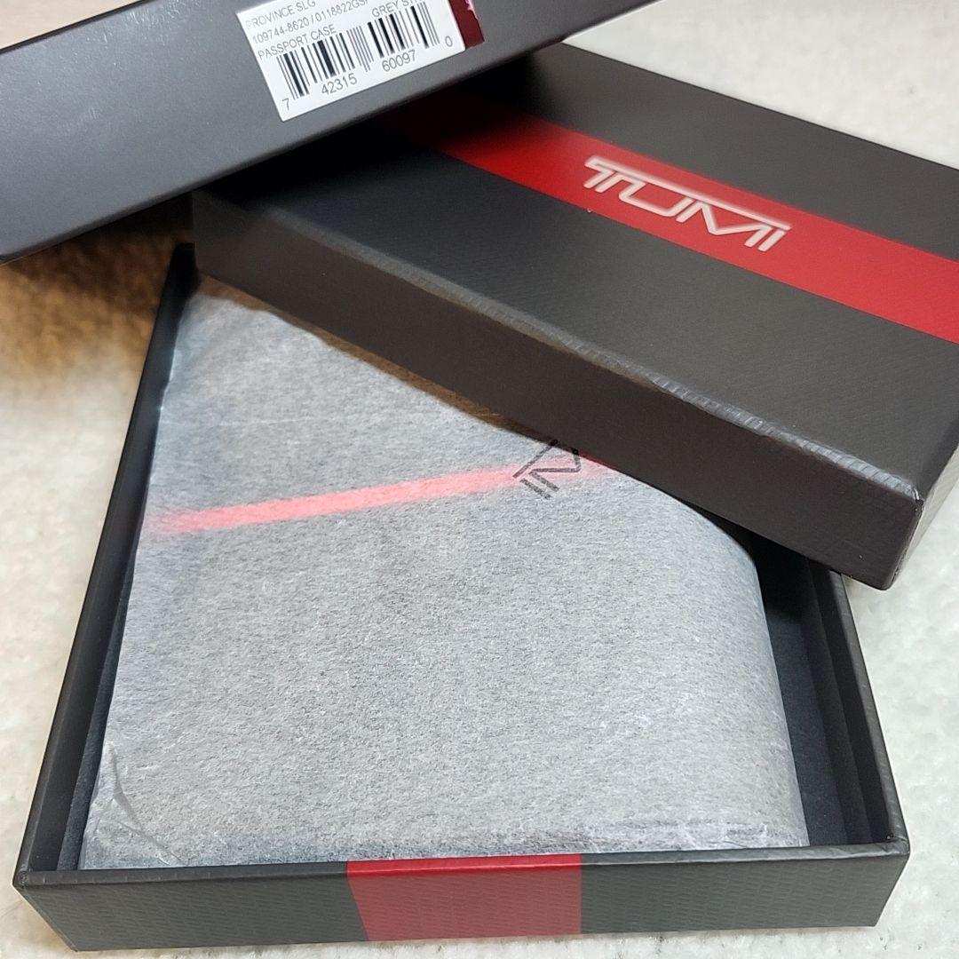 TUMI トゥミ　パスポートケース カード入れ　オーガナイザー　未使用