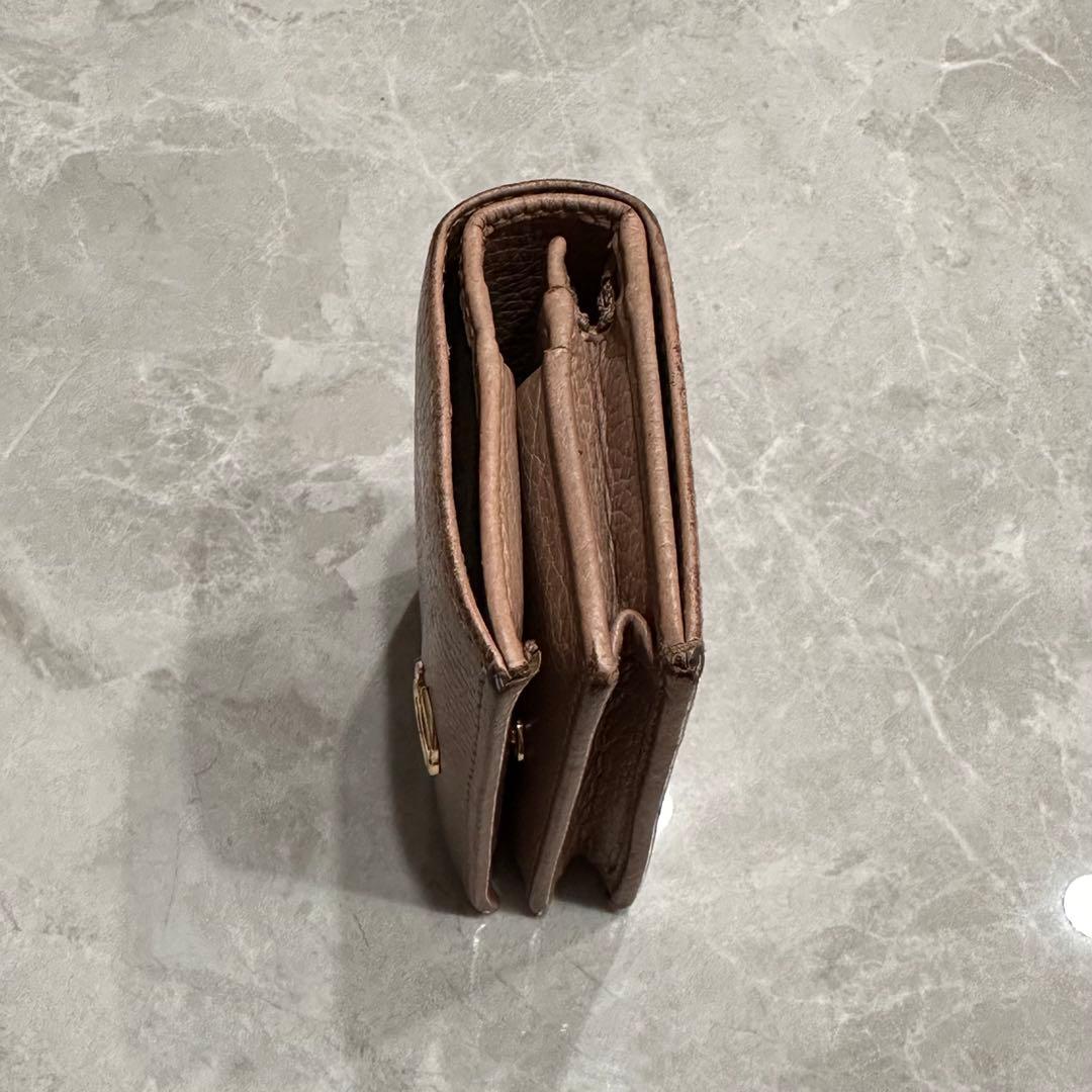 Gucci ベージュ 二つ折り財布 GGロゴ付き