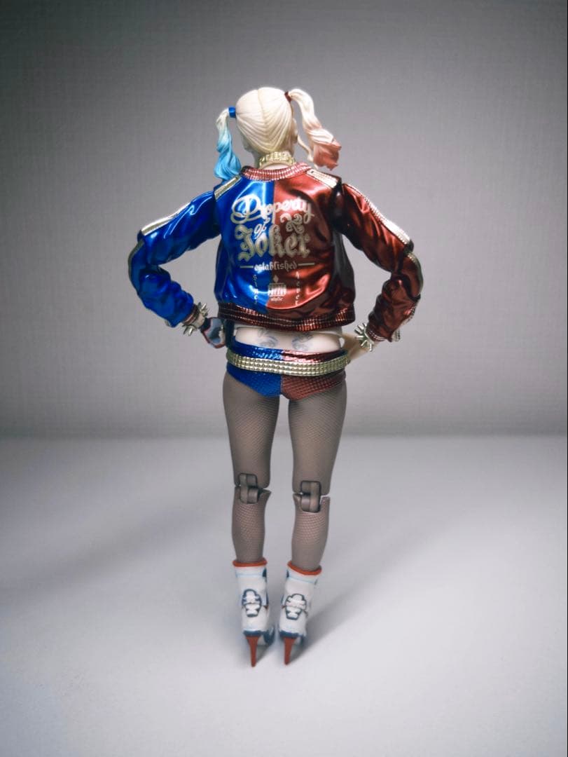 美品　MAFEX マフェックス 033 HARLEY QUINN ハーレークイン