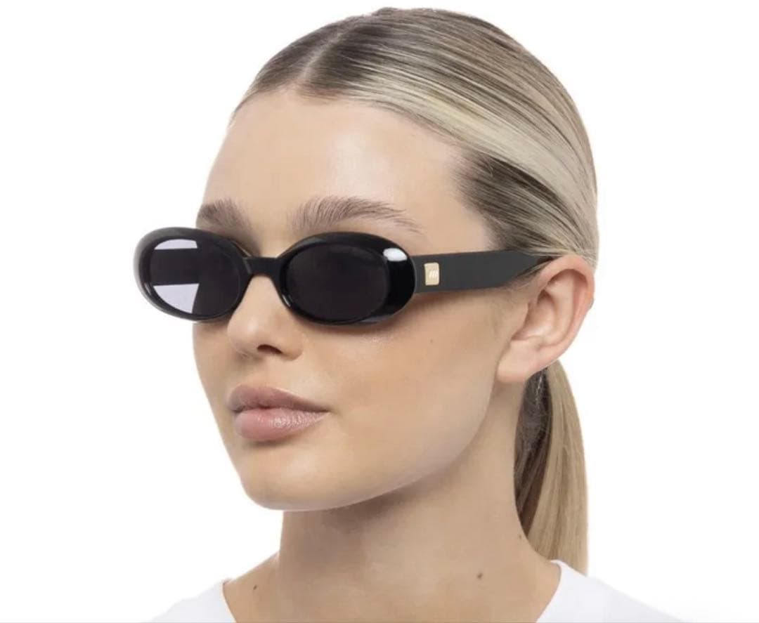 WORK IT! サングラス　Le Specs ルスペック　オーバル　ベヨネッタ