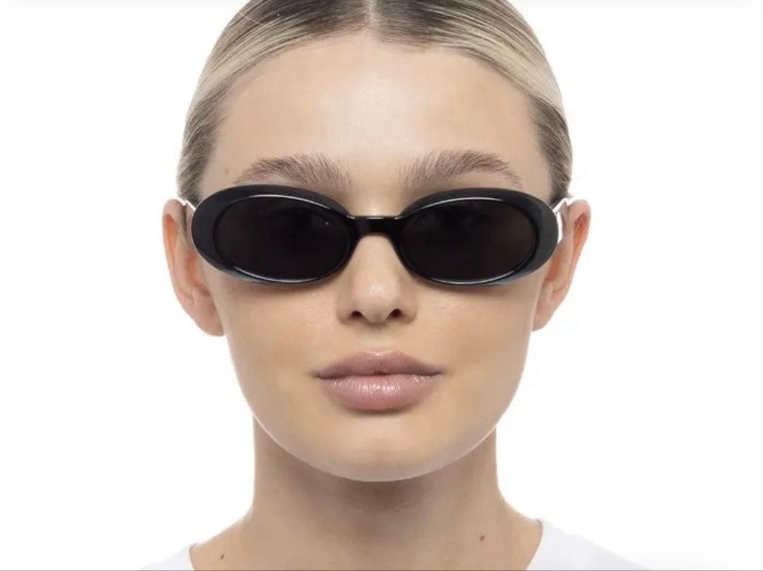 WORK IT! サングラス　Le Specs ルスペック　オーバル　ベヨネッタ
