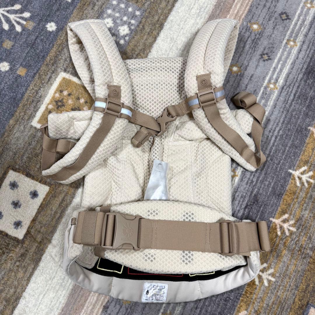 美品✨　エルゴベビー　オムニブリーズ　ベージュ　抱っこ紐