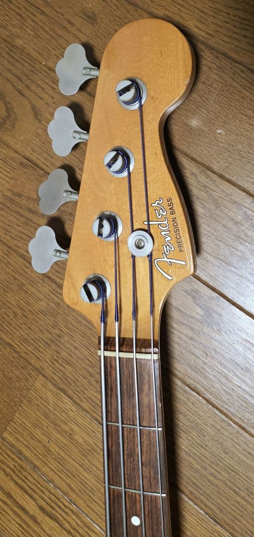 ​Fender USA Precision Bass