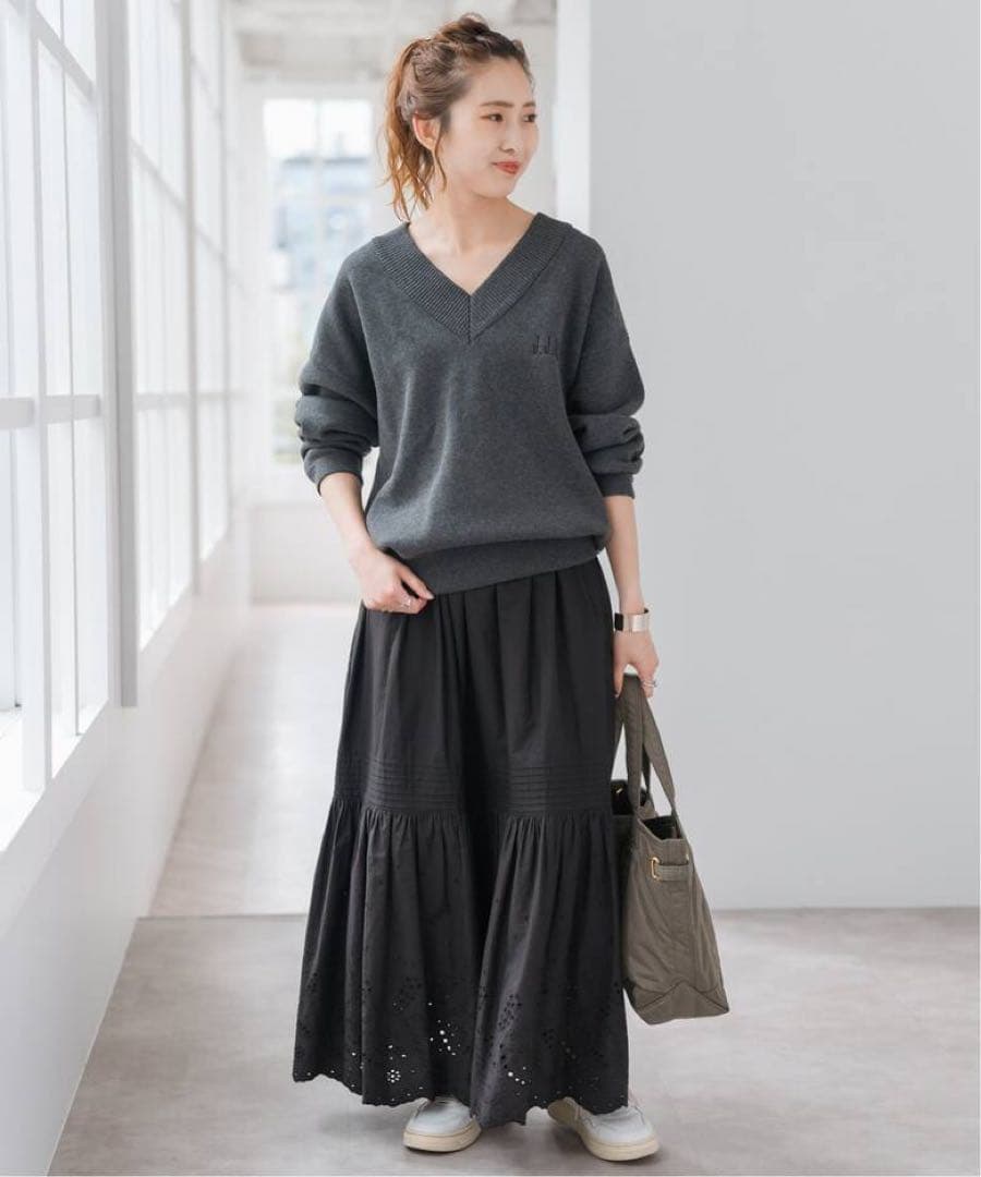 スピックアンドスパン　刺繍入りフリルロングスカート 黒38