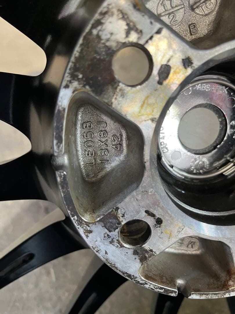 レオニス　18インチ　8j 4枚
