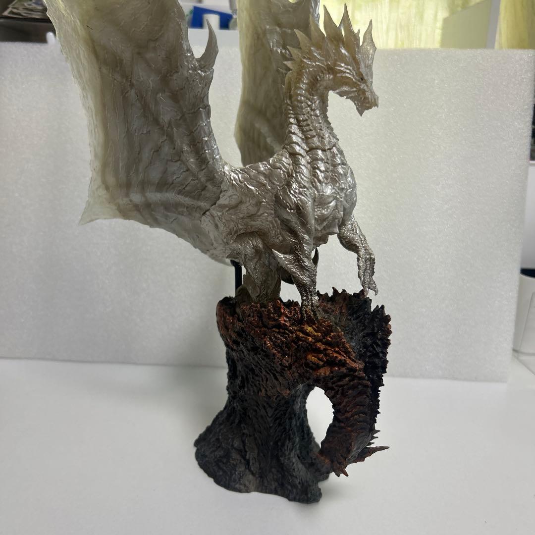 か*ら様 正規品　モンスターハンター　クリエイターズモデル　クシャルダオラ　脱皮