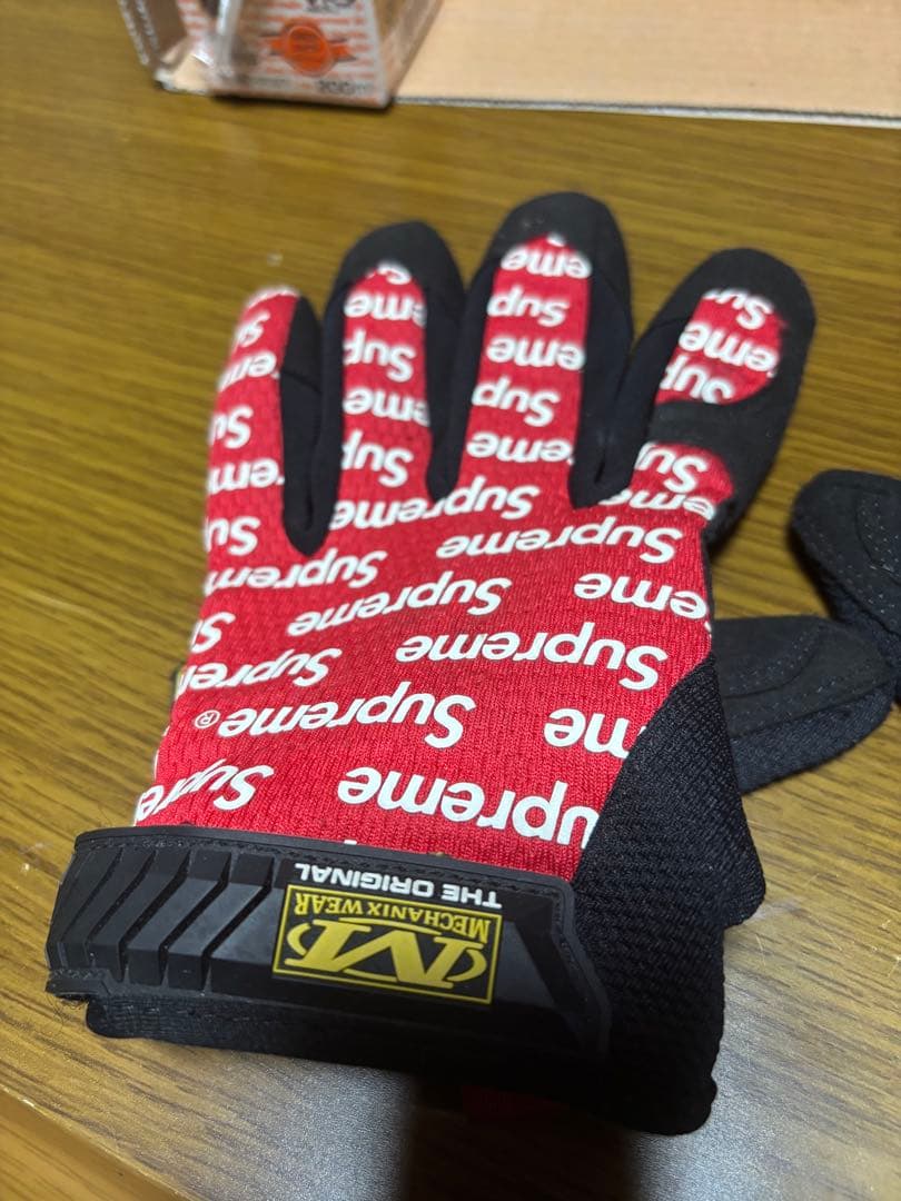 supreme グローブ　中古