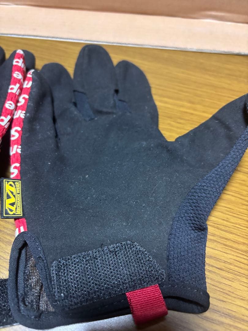 supreme グローブ　中古