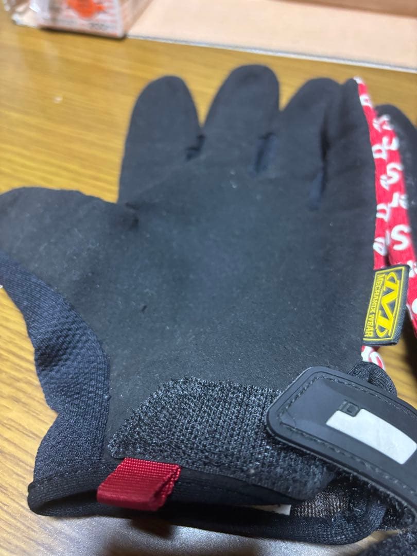 supreme グローブ　中古