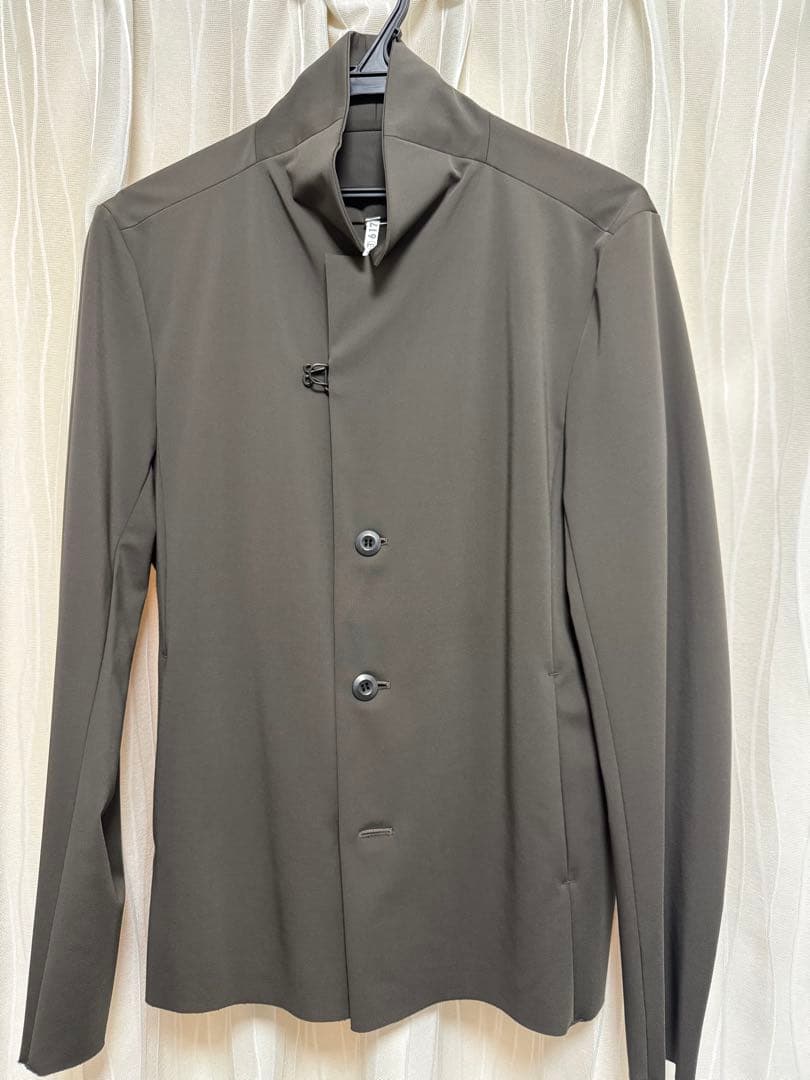 ATTACHMENT 3 BUTTON JACKET カーキ
