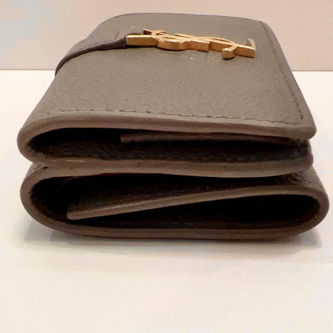サンローラン 三つ折り オリガミ タイニー レザー シボ ゴールド金具 グレー