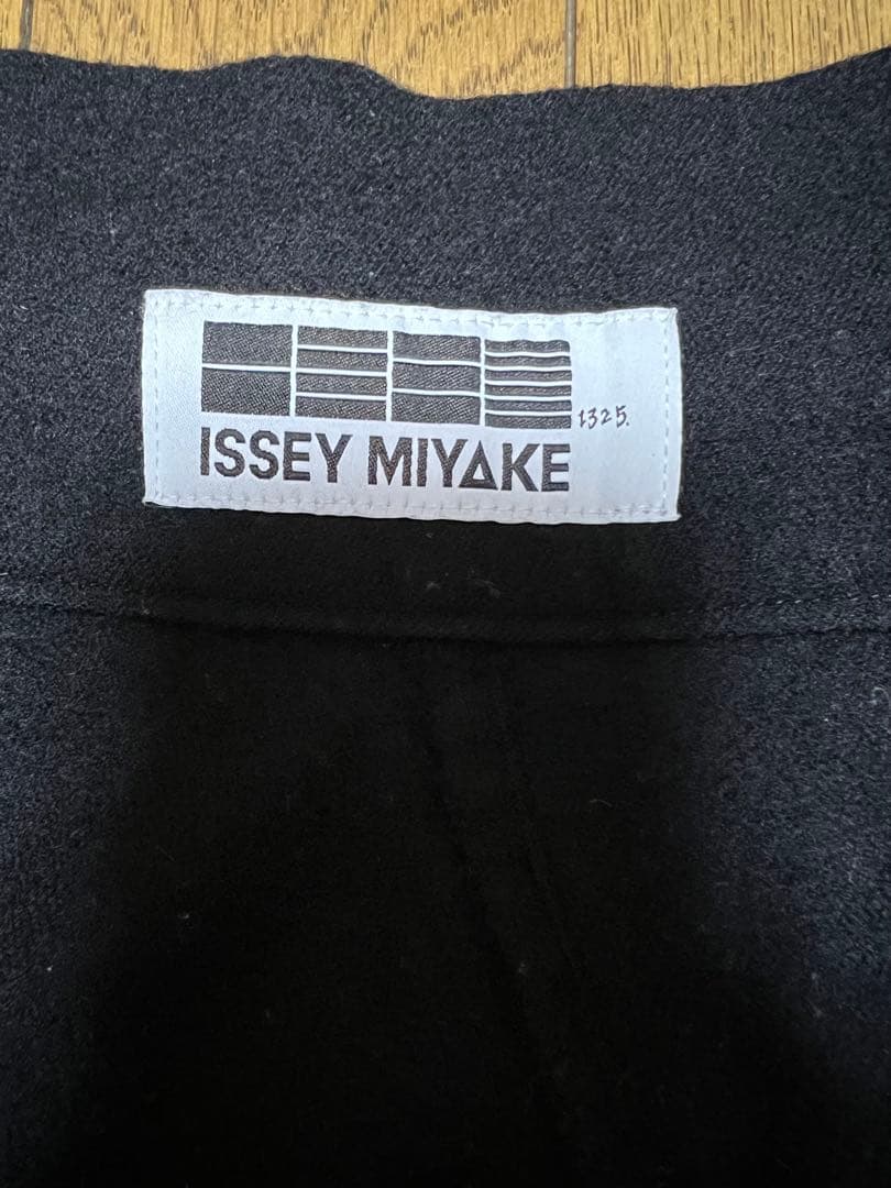 ISSEY MIYAKE パンツ　濃紺　メンズ