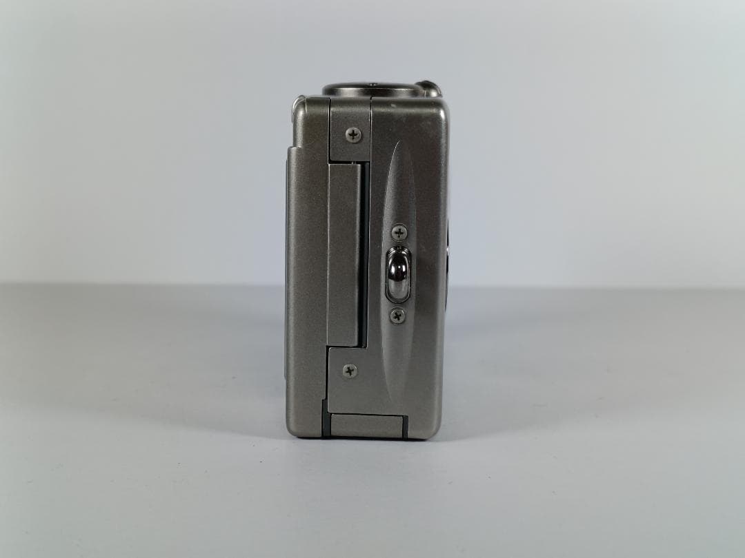動作品 Canon IXY DIGITAL 200aシルバー コンパクトデジカメ