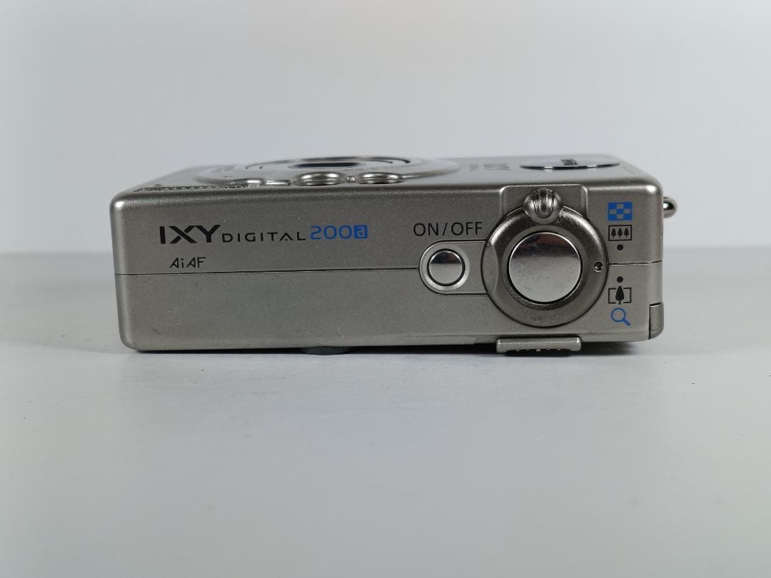 動作品 Canon IXY DIGITAL 200aシルバー コンパクトデジカメ