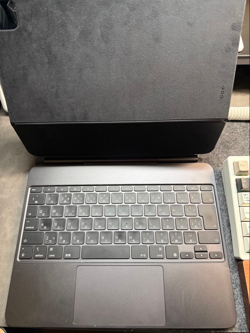 Apple Magic Keyboard iPad Pro 13インチM5/M4