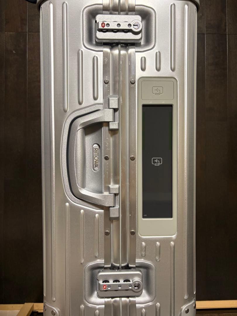 RIMOWA シルバーキャリーケース 中型