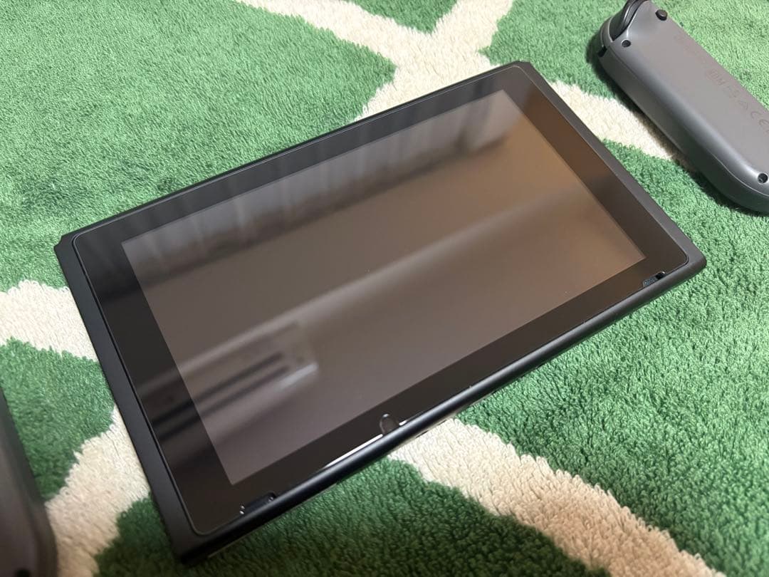 【美品】Nintendo Switch 本体（グレー） 保護フィルム/ケース付き