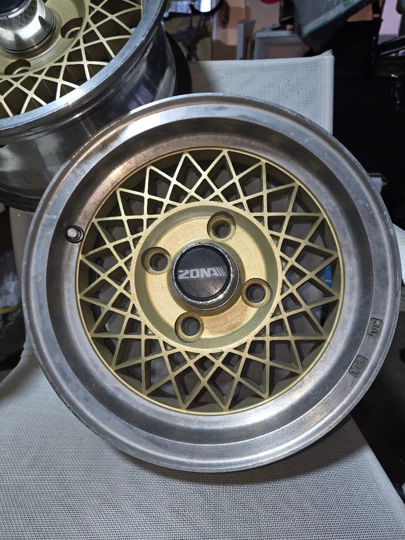 ZONNY メッシュデザインホイール 5.5J x 13