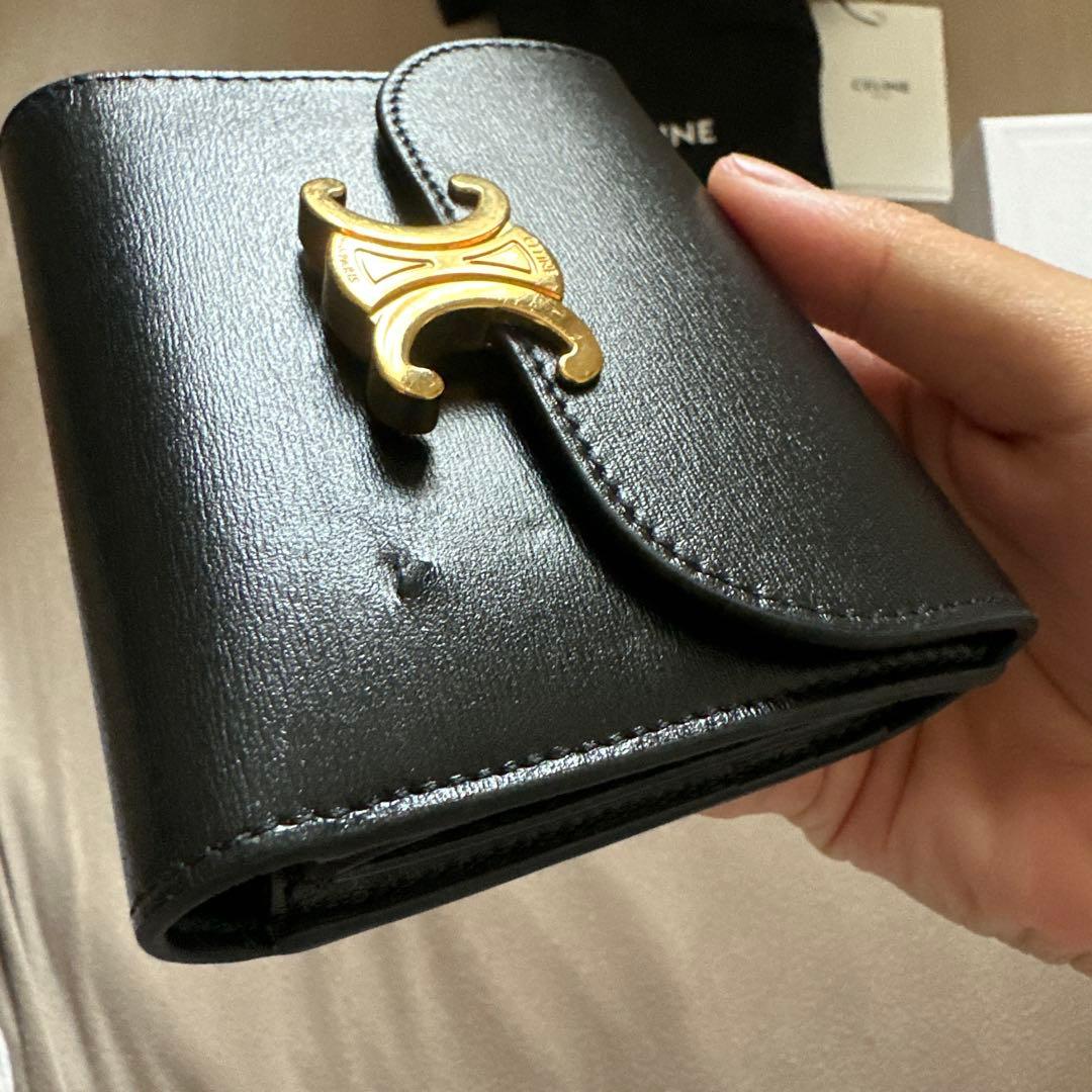 傷あり CELINE トリオンフ ブラック 三つ折り財布