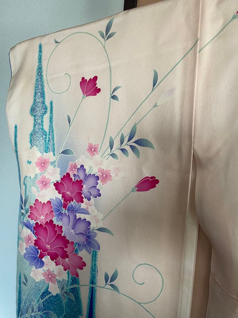 アナと雪の女王仕様　花柄振袖 クリーム×青×薄ピンク×紫