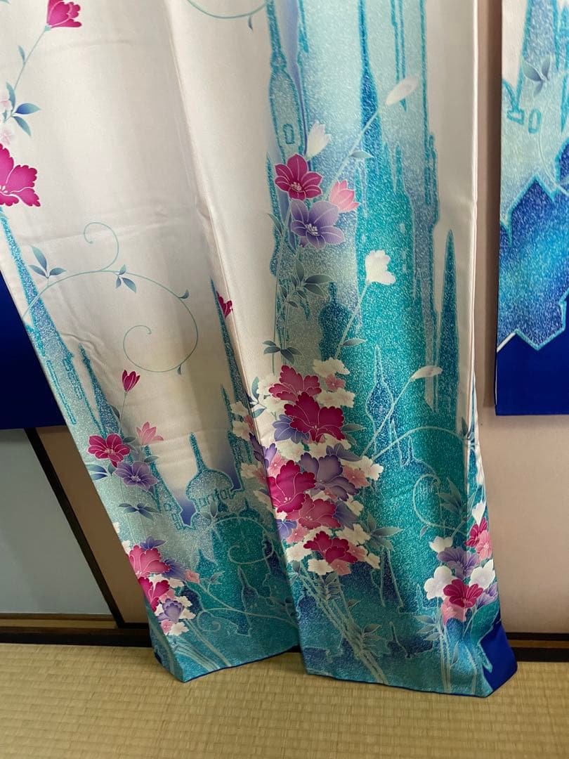 アナと雪の女王仕様　花柄振袖 クリーム×青×薄ピンク×紫