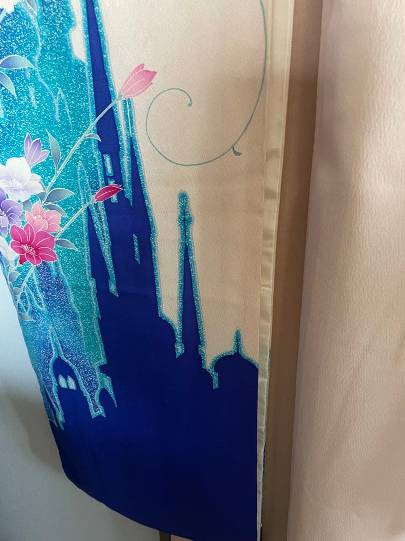 アナと雪の女王仕様　花柄振袖 クリーム×青×薄ピンク×紫