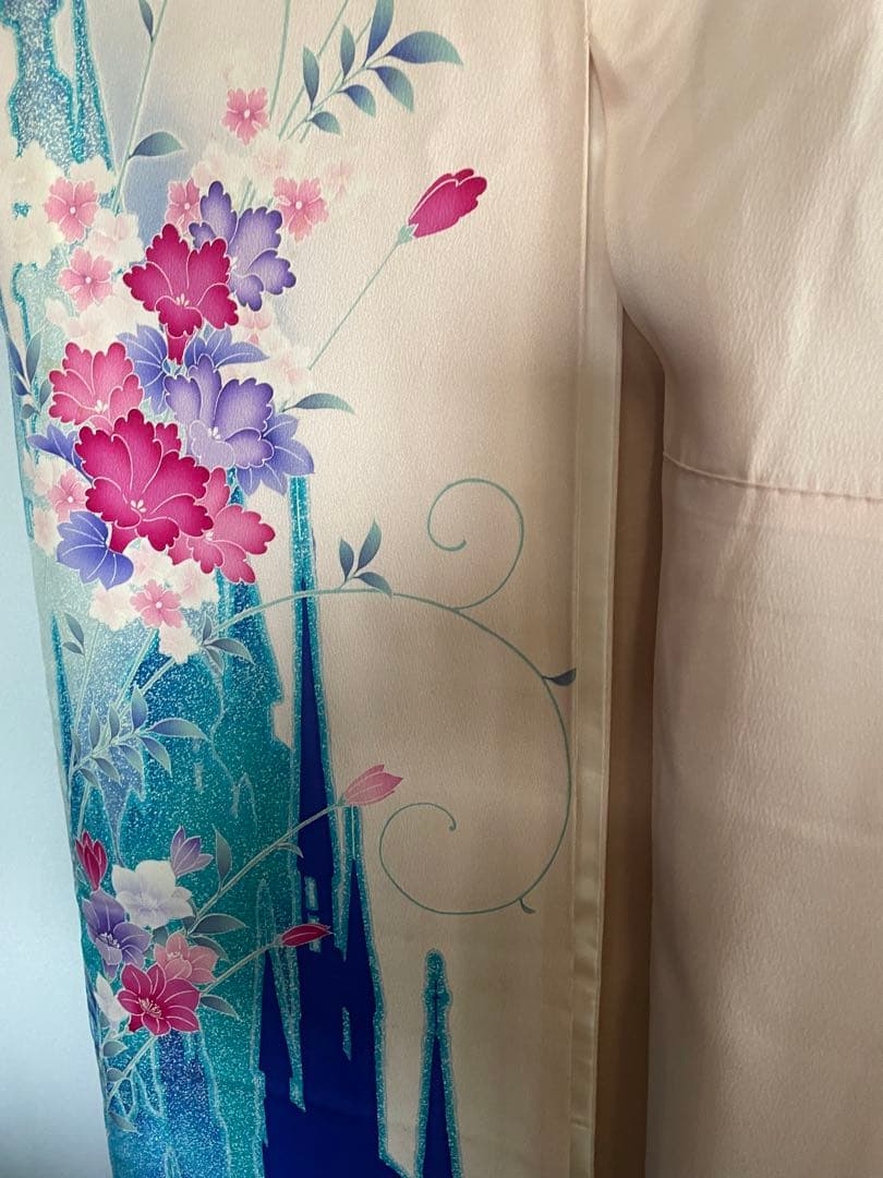 アナと雪の女王仕様　花柄振袖 クリーム×青×薄ピンク×紫