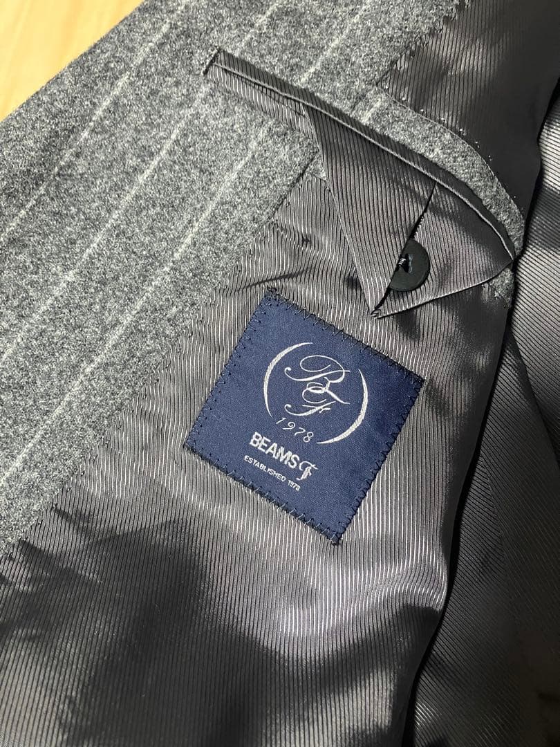 BEAMS ストライプ柄スーツ