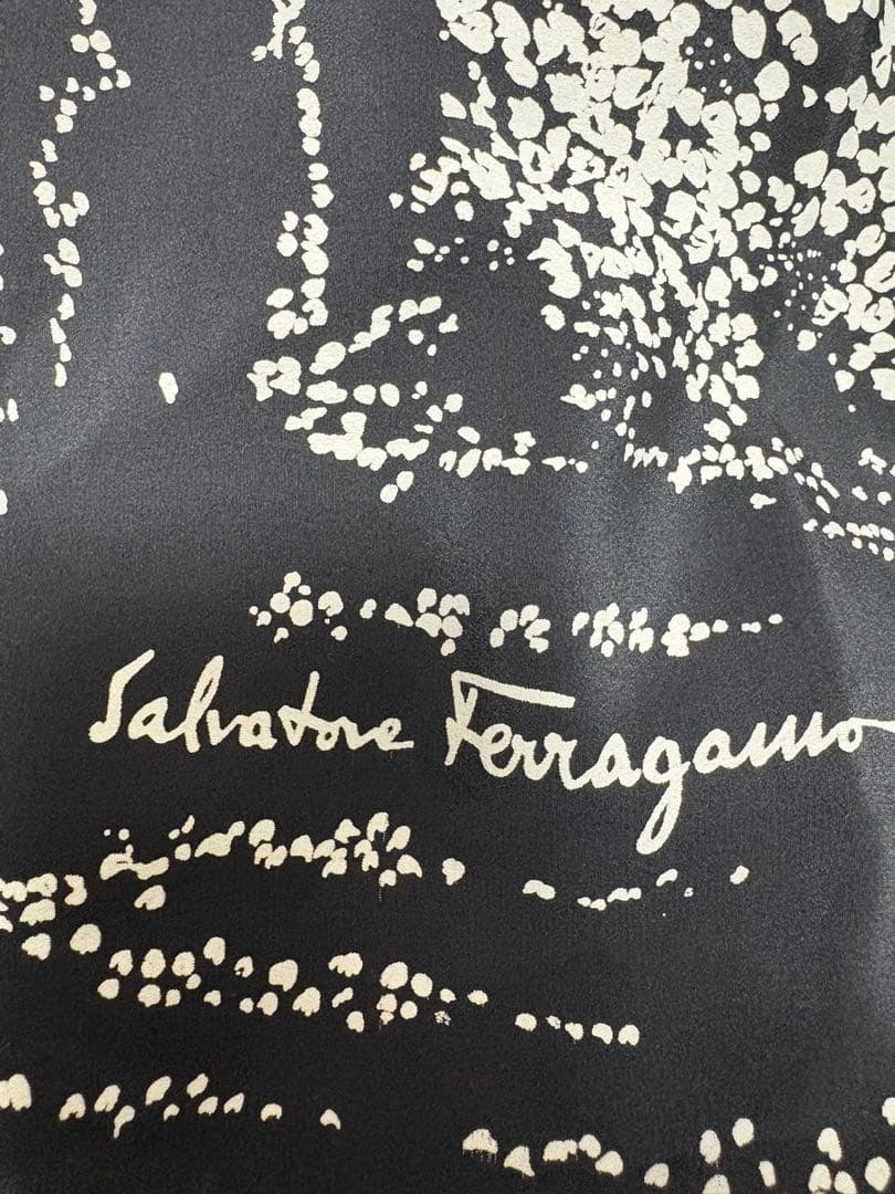 超レアヴィンテージ★Ferragamo値下げ ★大判スカーフsilk100%