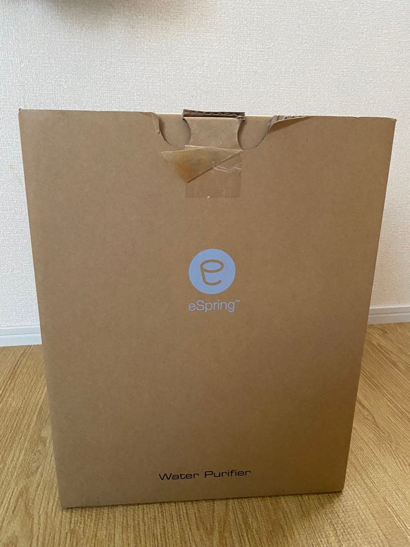eSpring 浄水器 II、取扱説明書付きの浄水器です。