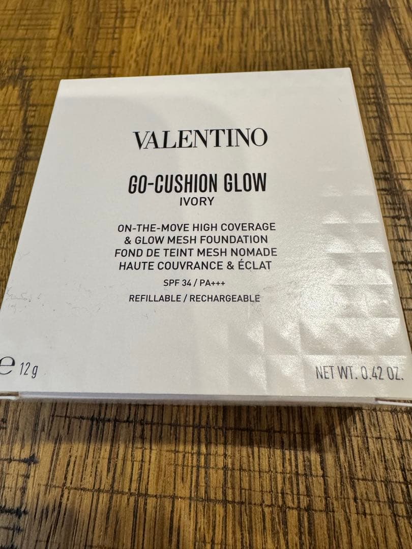 VALENTINO 新作GO-CUSHION GLOW LIGR2