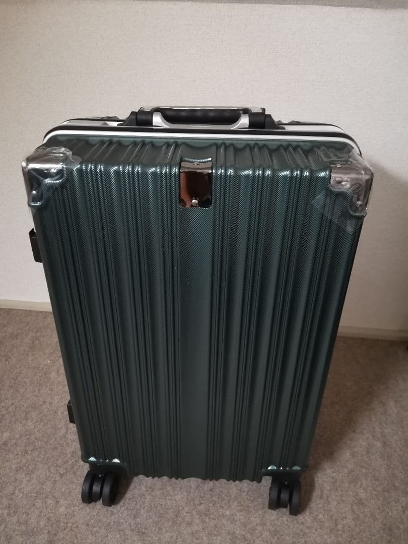 軽量24・26インチ旅行用スーツケース2点セット。