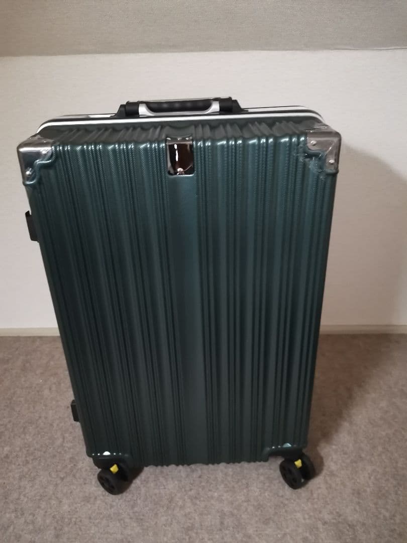 軽量24・26インチ旅行用スーツケース2点セット。