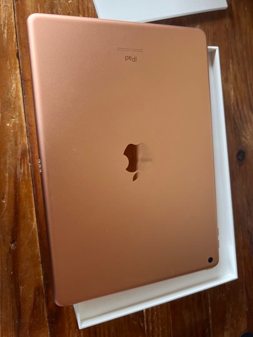 iPad第８世代　ゴールド　32GB Wifiモデル アップルペンシルセット