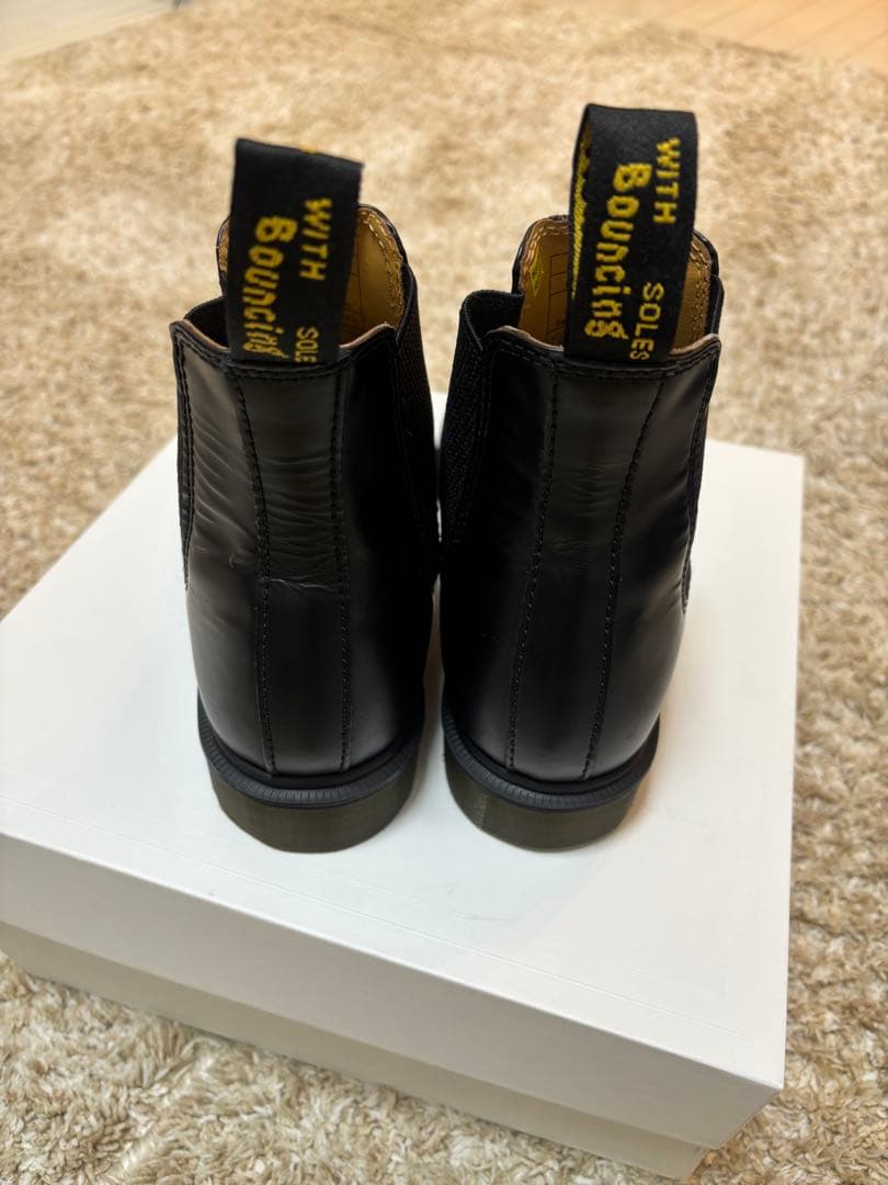 Dr. Martens サイドゴアブーツ　黒