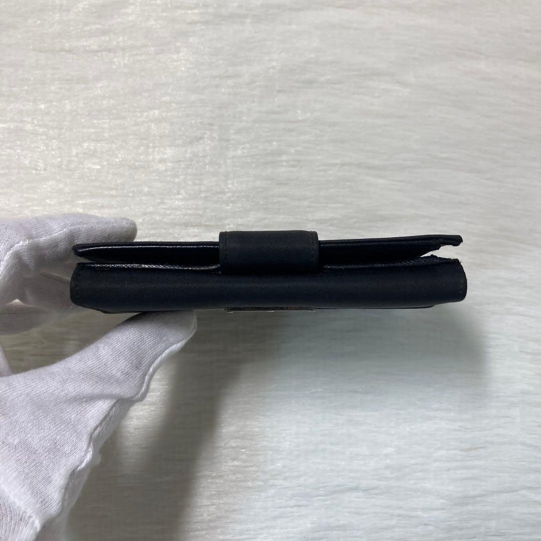 早い者勝ち　PRADA プラ二つ折り　ナイロン　レザー　三角フレーム　黒　ミニ