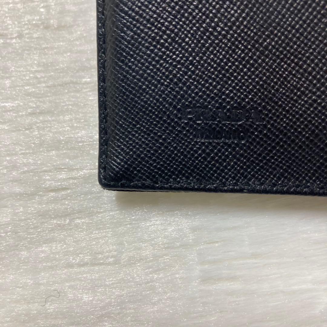 早い者勝ち　PRADA プラ二つ折り　ナイロン　レザー　三角フレーム　黒　ミニ