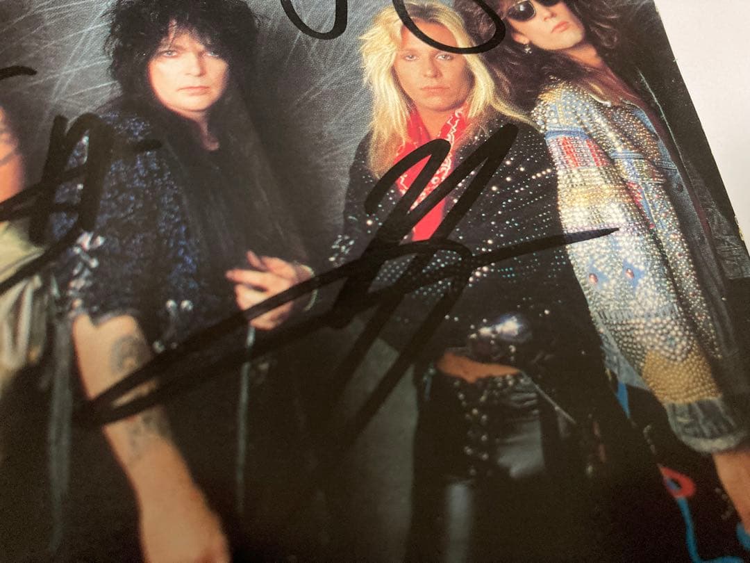 レアMötley Crüe サインCD モトリー クルー　motley crue