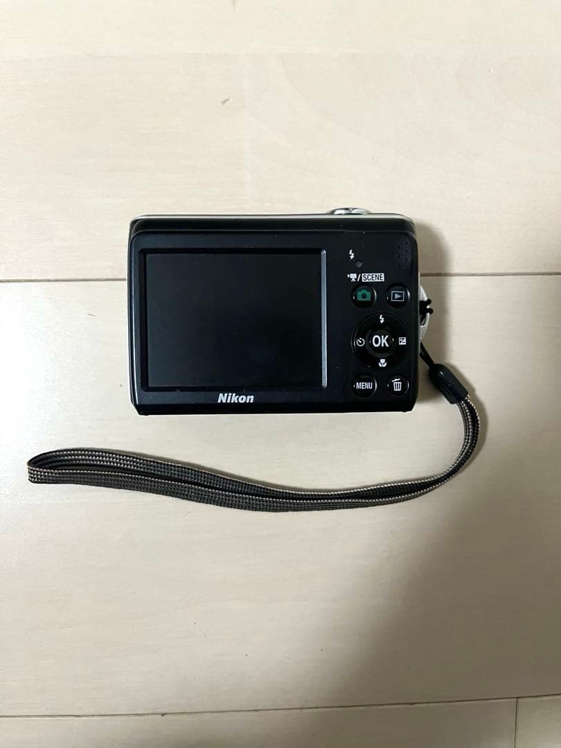 Nikon COOLPIX L21 シルバー⭐︎sdカード、電池付き